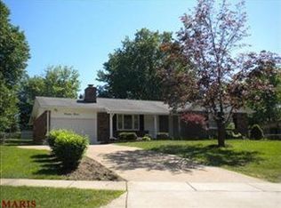 1412 Virginia Dr, Ballwin, MO 63011
