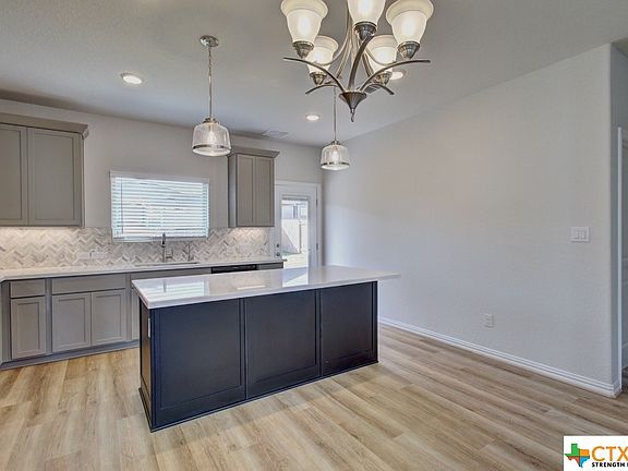 4th image of 2049 Flametree Ave