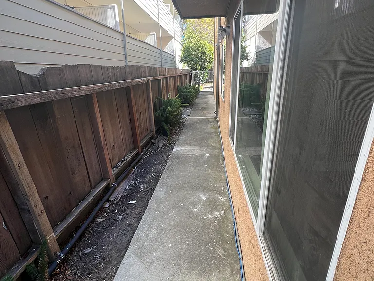 1253 Jefferson Ave #4 — Photo 18