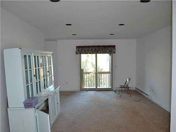 4th image of 2205 Village Dr