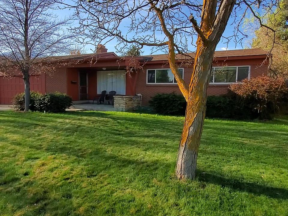 1st image of 1814 E Moor Dale Ln