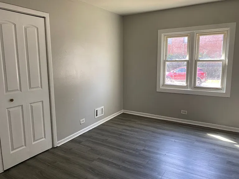 485 Buffalo Ave — Photo 2