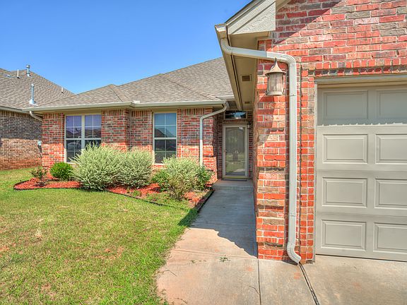 5th image of 1200 Summer Hill Dr