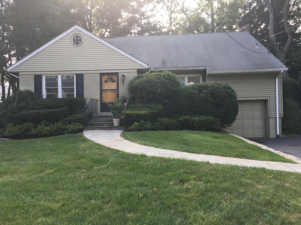 2nd image of 14 Carol Ln