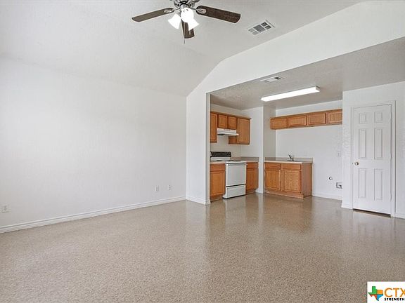 3rd image of 917 E Avenue D