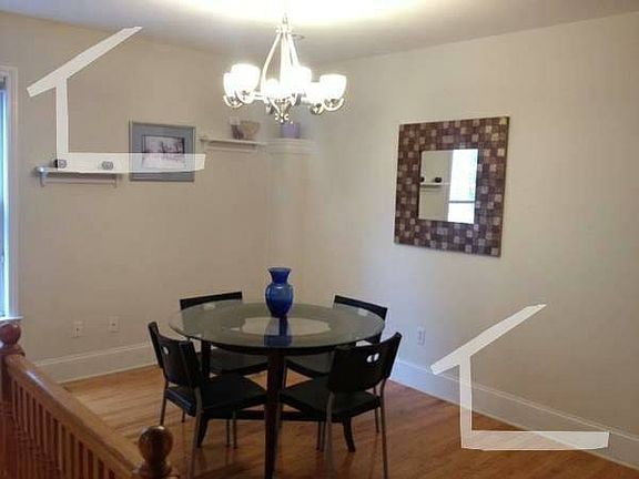 2nd image of 25 Aspinwall Ave APT 001