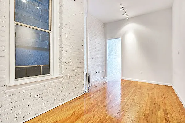 Rented by Cooper & Cooper Real Estate | media 6