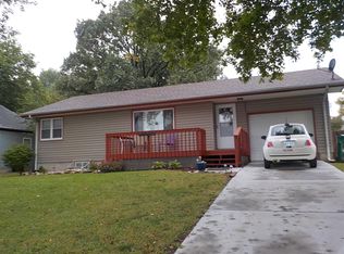 807 Grove St, Wakefield, KS 67487