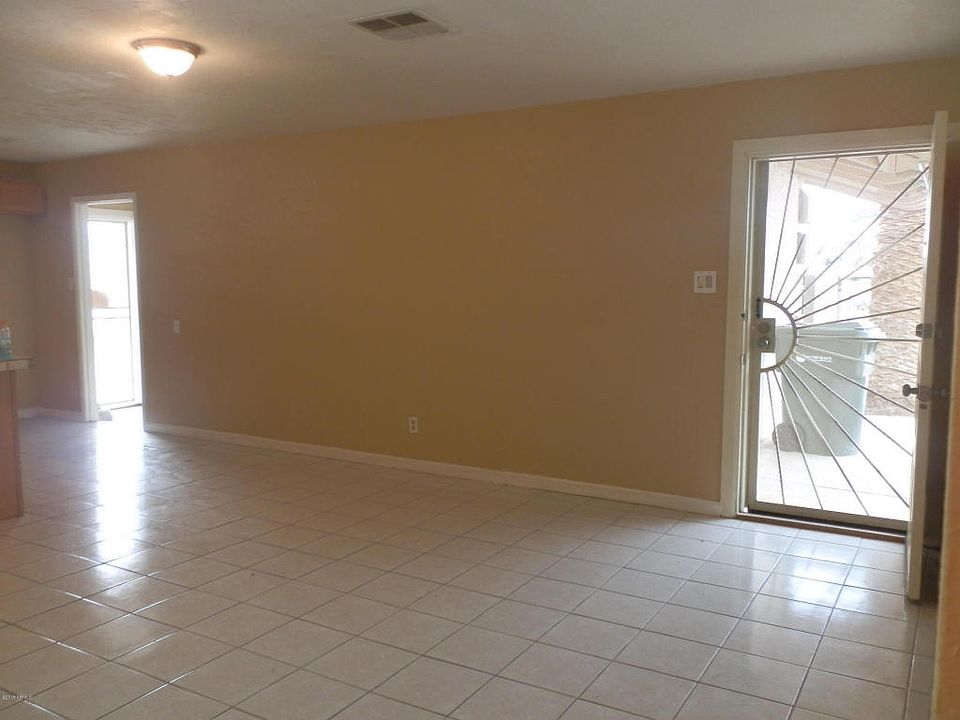 1st image of 2901 N 52nd Dr