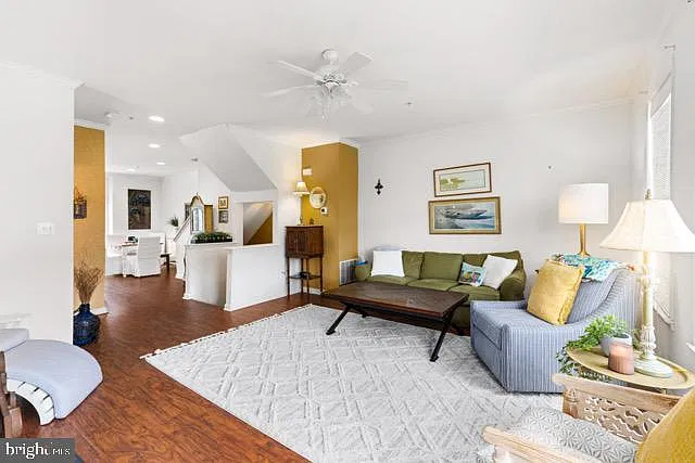 3 bed, 2.5 bath, 1542 sqft, $2,600 — Photo 3
