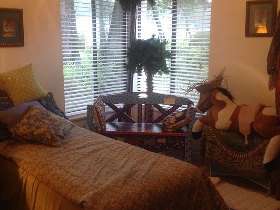 2nd bedroom12x12