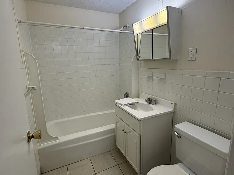 90 Gardner St #3 — Photo 6