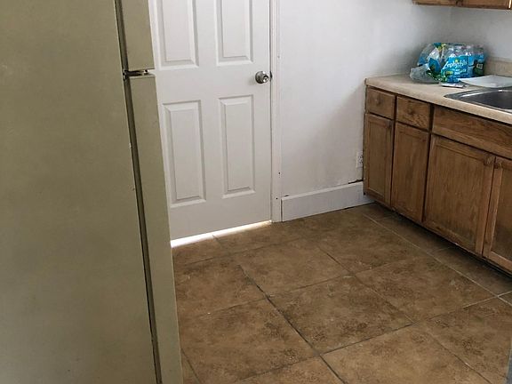 4th image of 875 15th Ave S #A