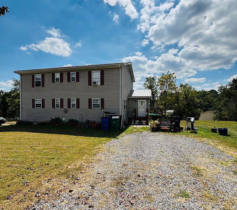 2nd image of 405 Wakeman Ct
