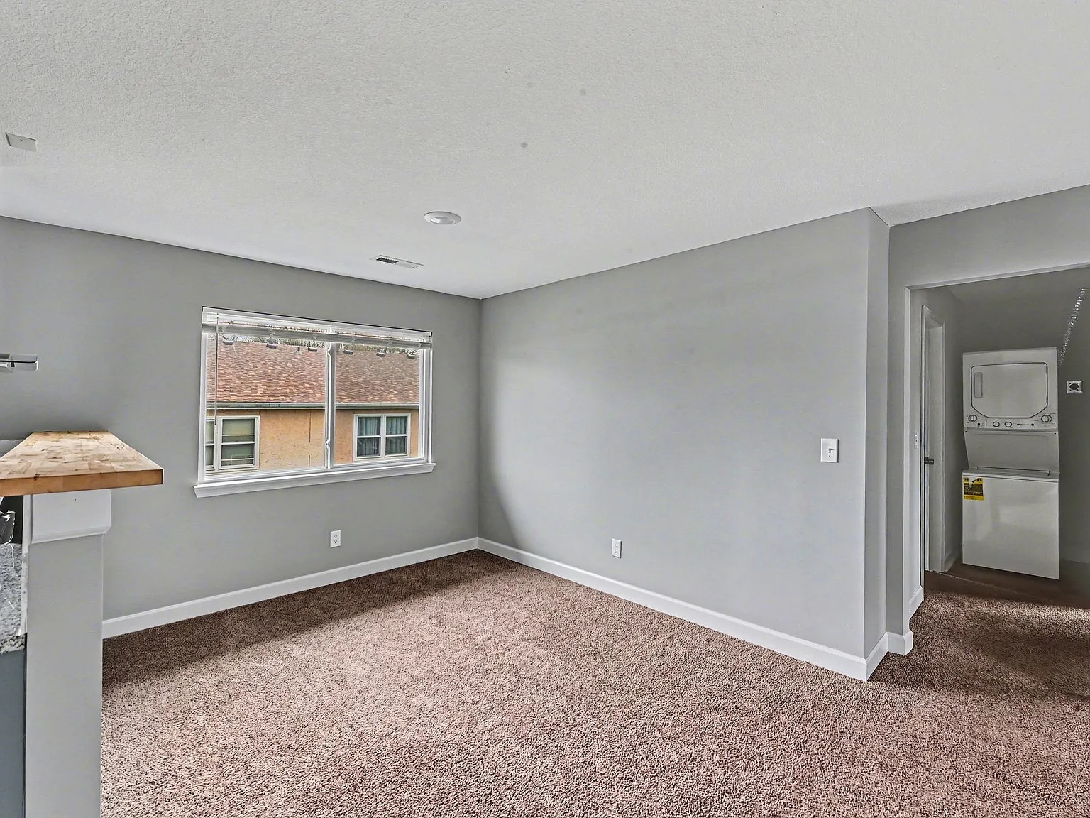 Brentwood Apartments — Photo 4