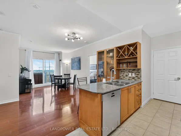 1730 Eglinton Ave E #Penthouse 9, Toronto, ON M4A 2X9