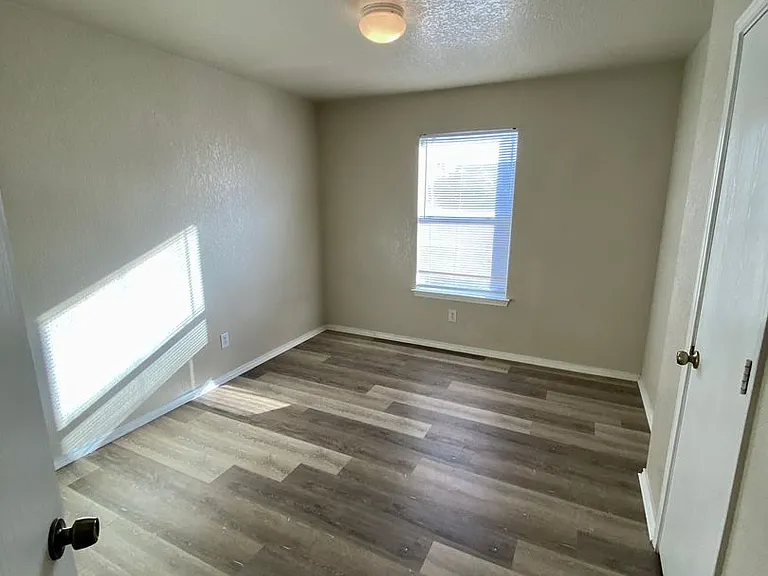 415 Allendale Oak — Photo 14