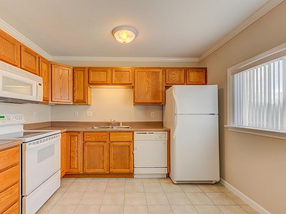 5th image of 9518 Trefore Ave