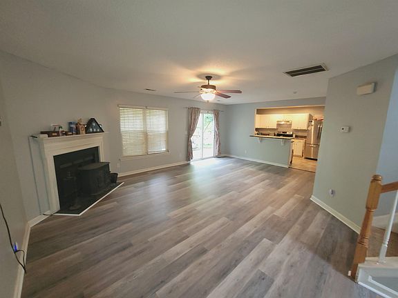 5th image of 486 Brighton Woods Dr