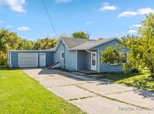 501 W Fenwick Rd, Fenwick, MI 48834