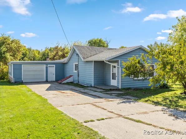 501 W Fenwick Rd, Fenwick, MI 48834