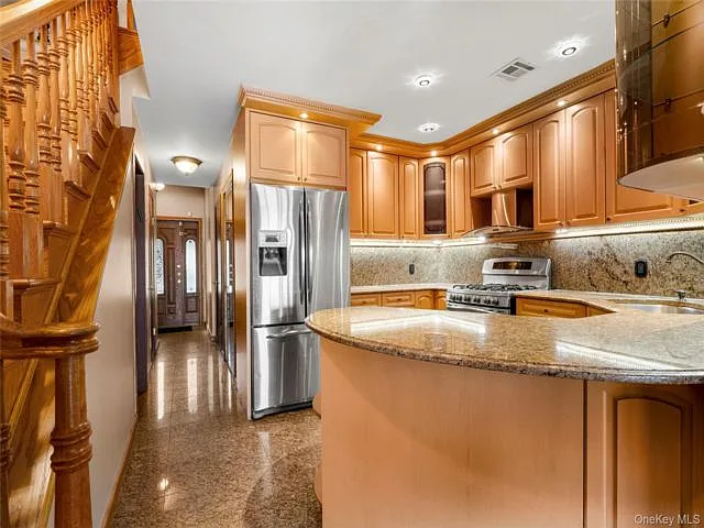 822 Dean Ave — Photo 6