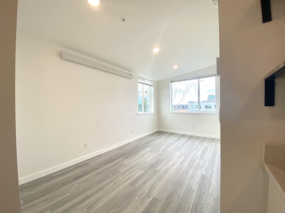 2nd image of 5006 15th Ave NE #401