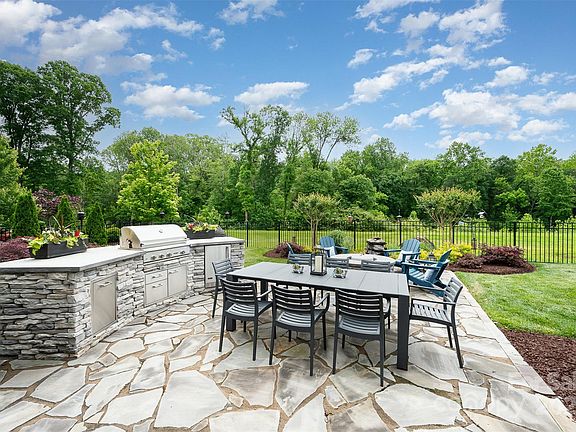 4th image of 13602 Huntson Park Ln