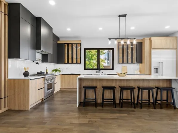 14 Winslow Rd, Needham, MA 02492