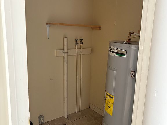 5th image of 1205 Mobile Dr