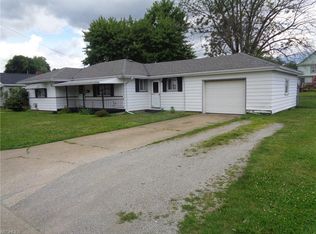 715 Jordan Dr NW, New Philadelphia, OH 44663