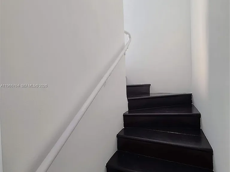 825 Michigan Ave #7 — Photo 14