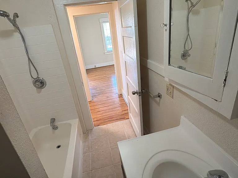 51 E 6th St #1 — Photo 15