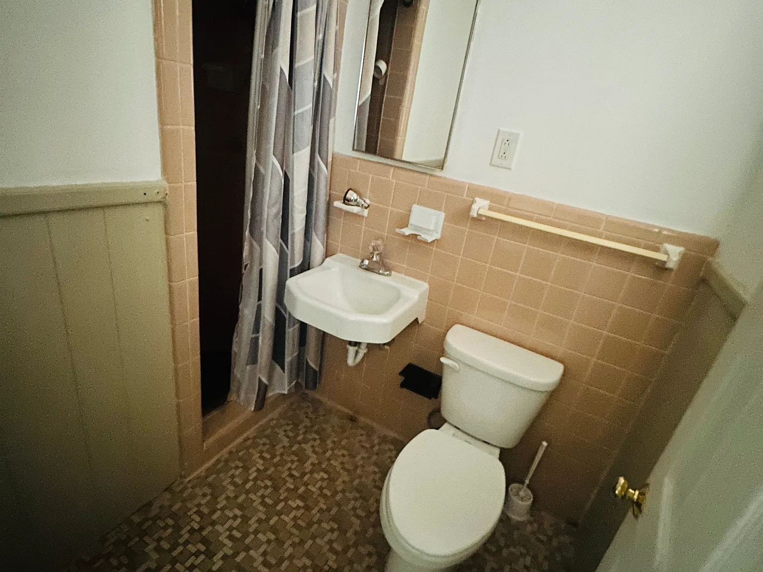 4 bed, 1700 sqft, $1,650 — Photo 4