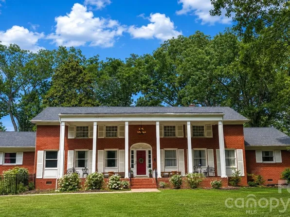 201 S Main St, Mount Gilead, NC 27306
