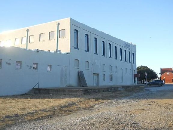 2nd image of 502 E California St