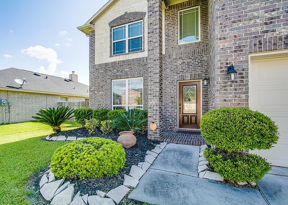 1st image of 2511 Avalon Lake Ln