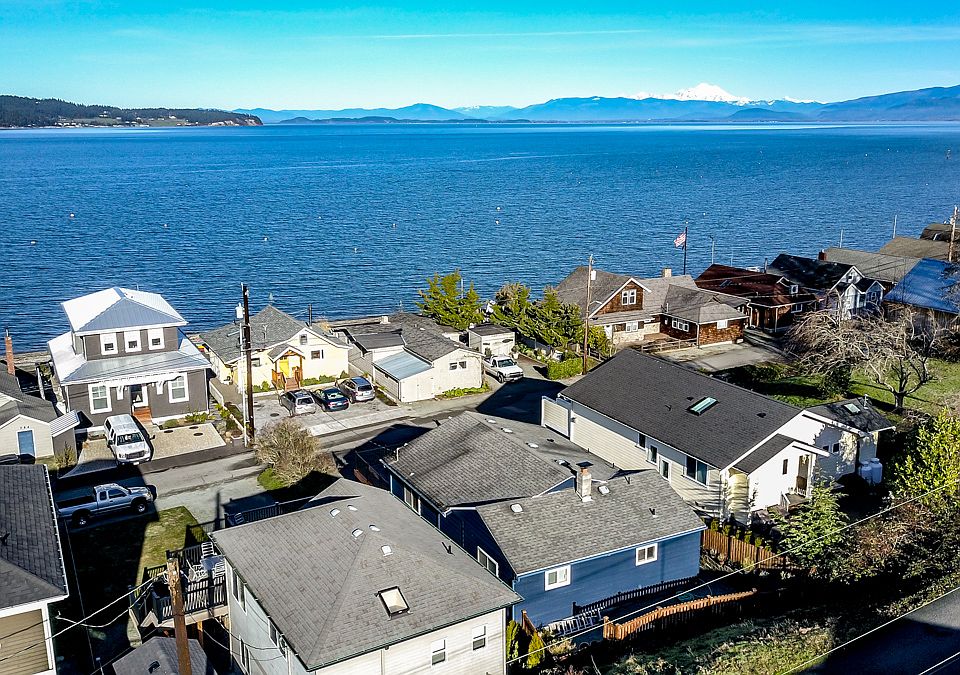 One Row Back From Beach!    