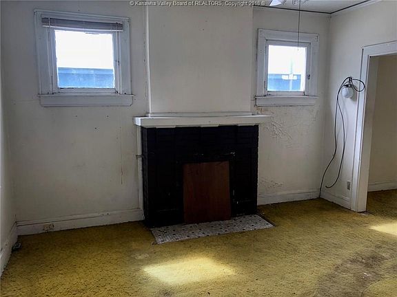 2nd image of 119 W Gardner Ave