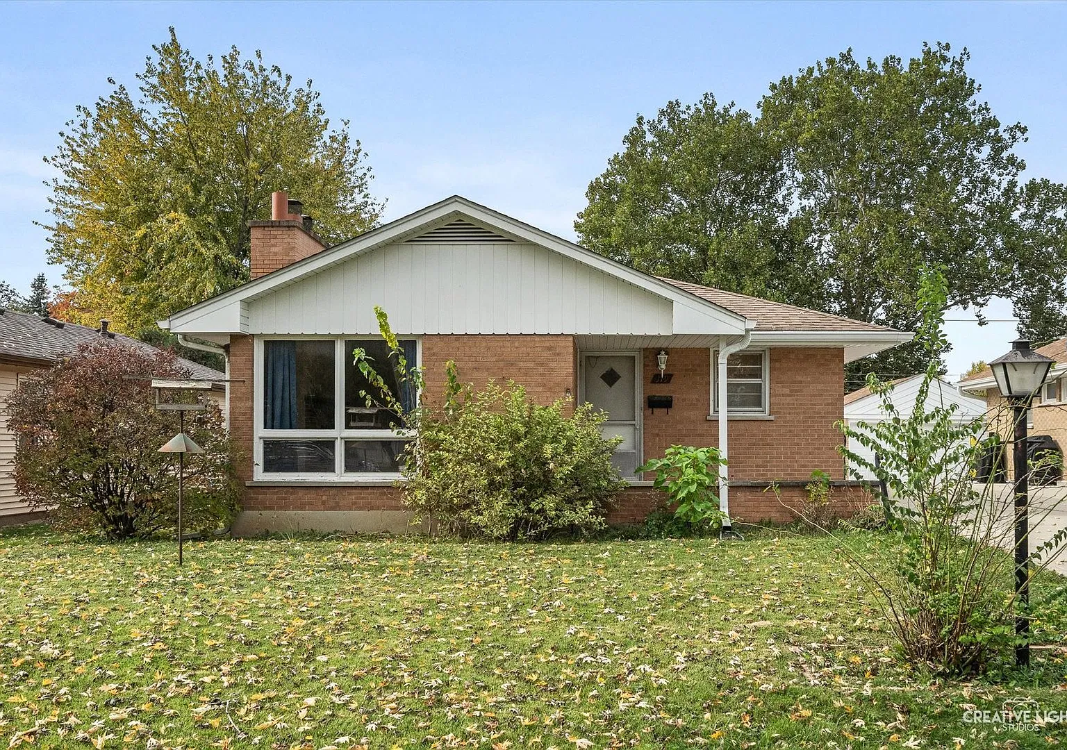 3 bed, 1.5 bath, 1207 sqft, $2,300 — Photo 1