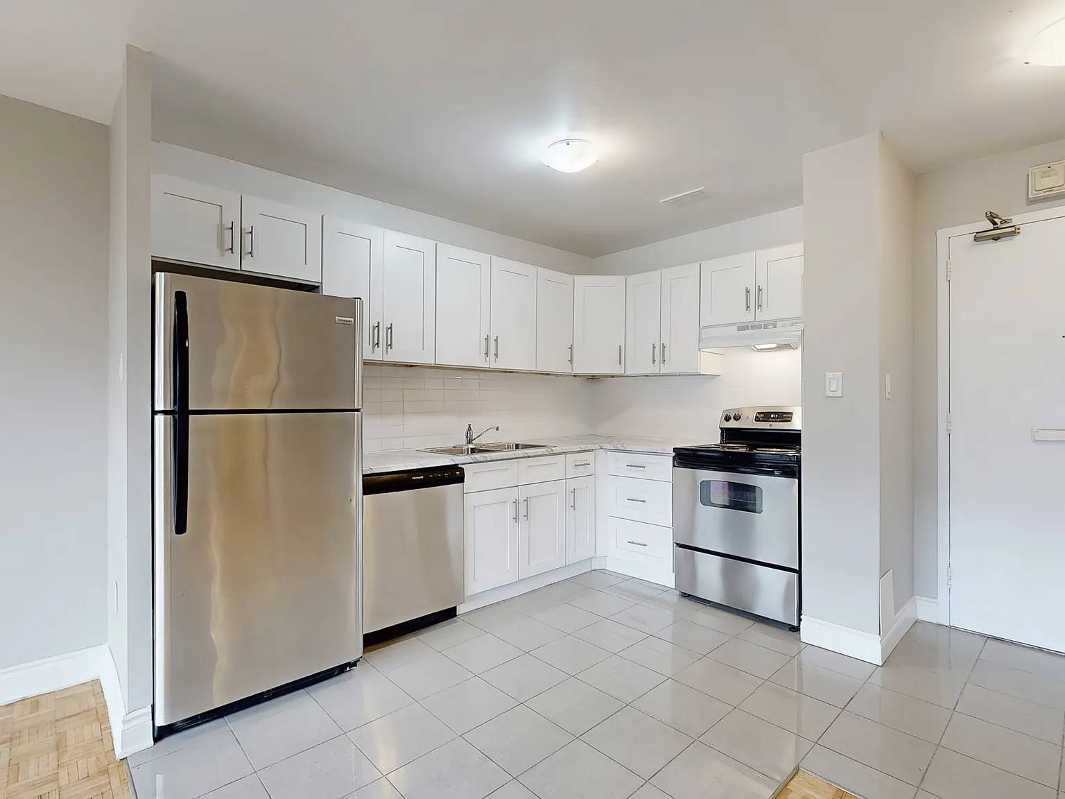 385 Gibb Street — Photo 3