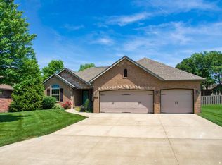 3135 W High Point St, Springfield, MO 65810