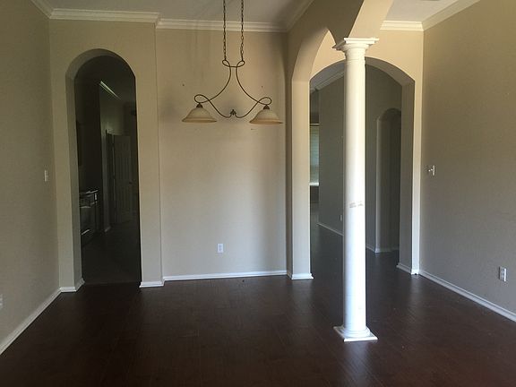 2nd image of 925 Pam Dr