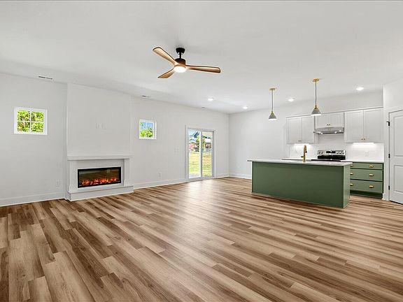 4th image of 204 W Wilson St
