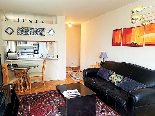 3rd image of 350 W 50th St APT 9I