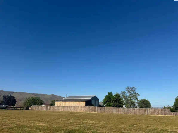 Nka Valleyveiw Dr, Clarkston, WA 99403