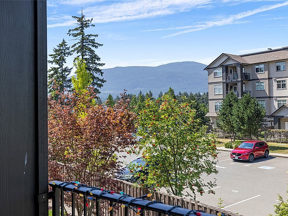 2nd image of 2117 Meredith Rd #204