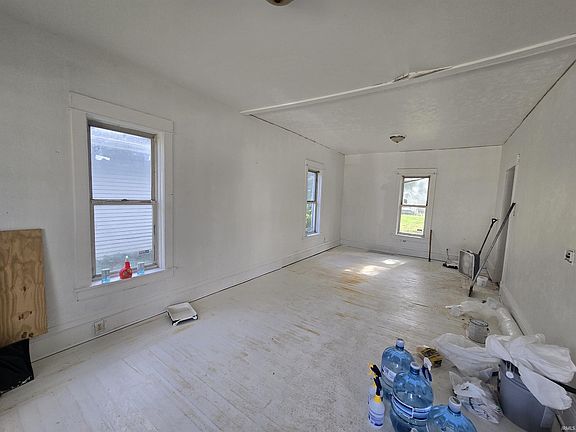 5th image of 822 E Bowman St