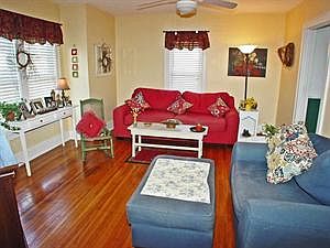 4th image of 3733 Woodlawn Way