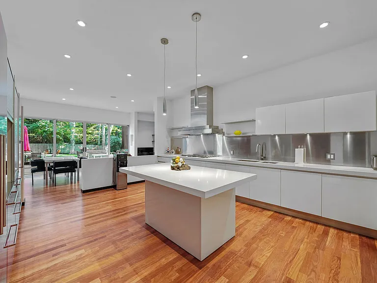 121 Montauk Hwy — Photo 45
